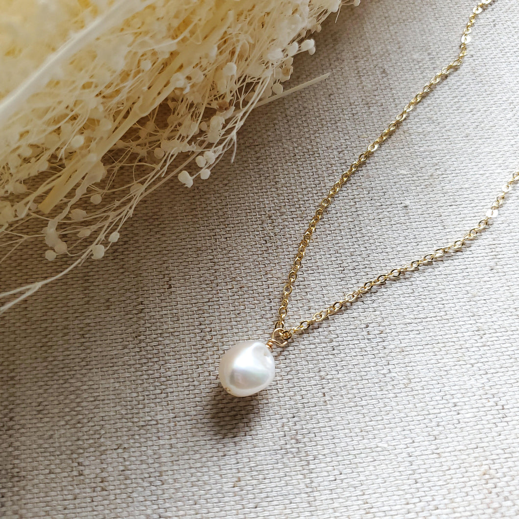 Dainty Baroque Pearl Necklace