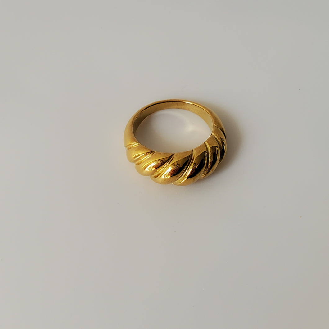 Croissant Ring