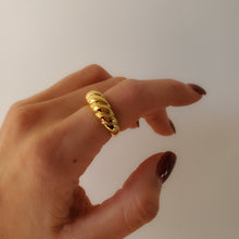 Load image into Gallery viewer, Croissant Ring
