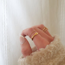 Load image into Gallery viewer, Eva Gold Ring
