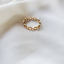 Load image into Gallery viewer, Gold Clara Link Ring
